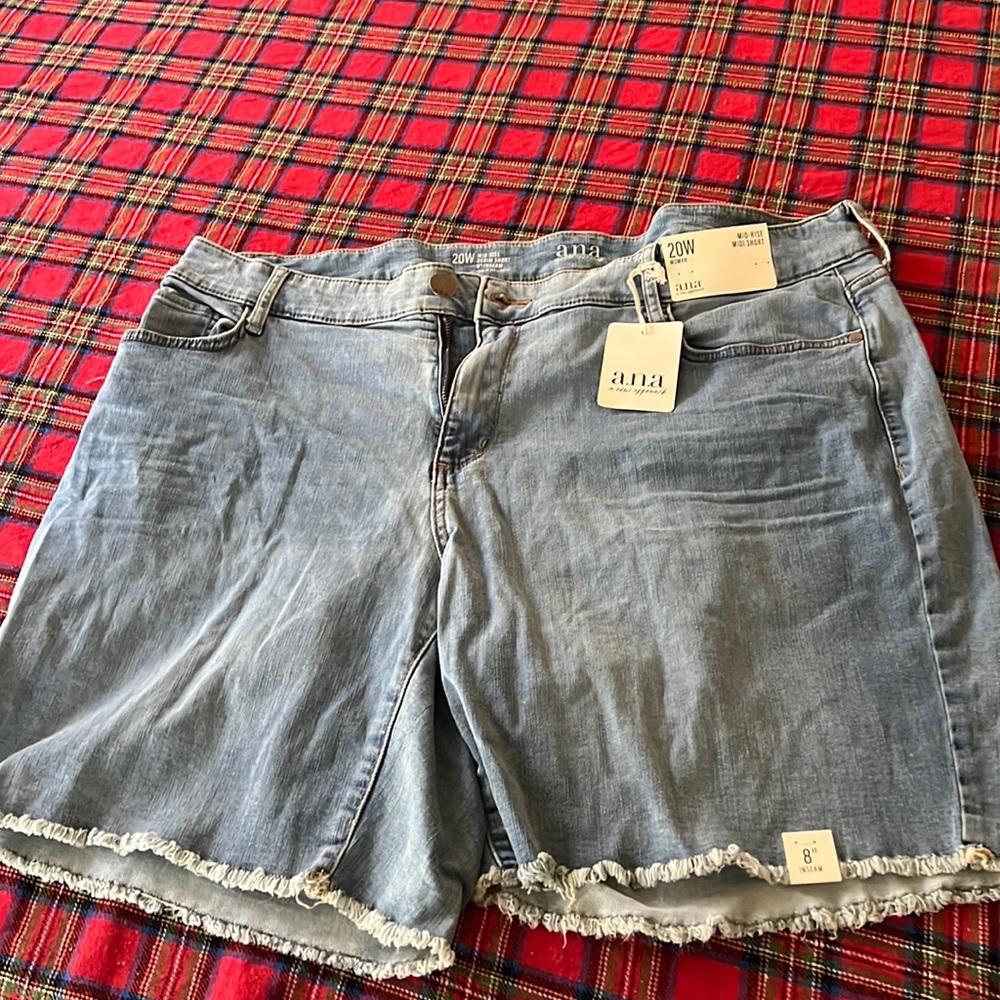Ana mid-rise midi shorts